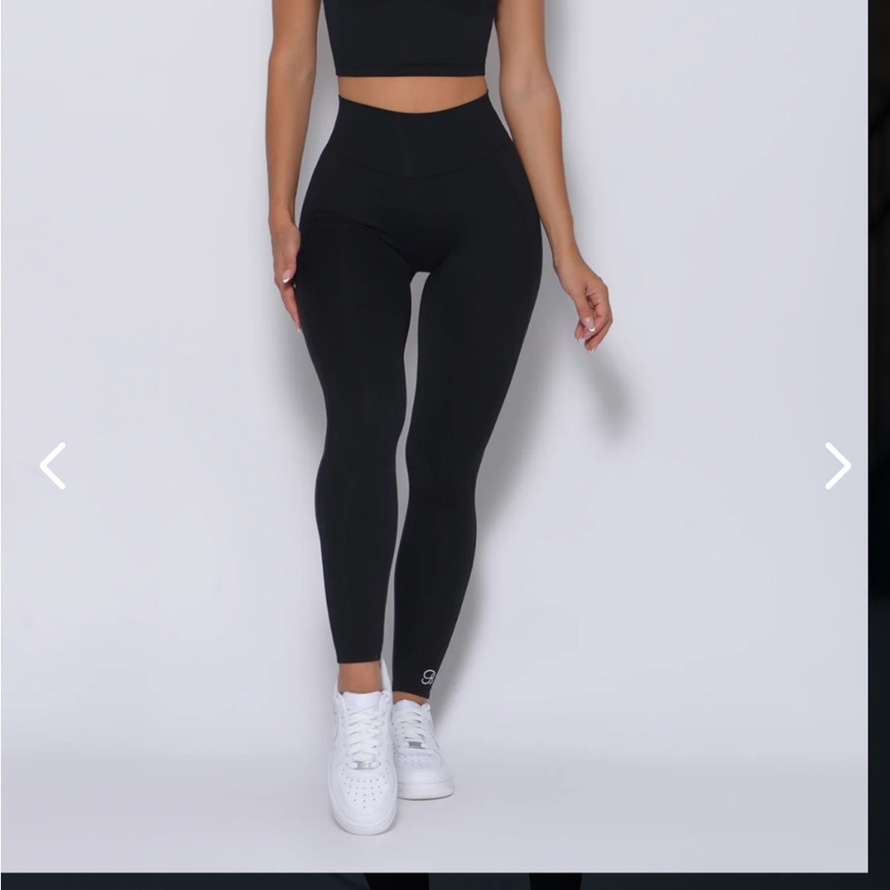 NEW 🌟 Bombshell uplift black leggings